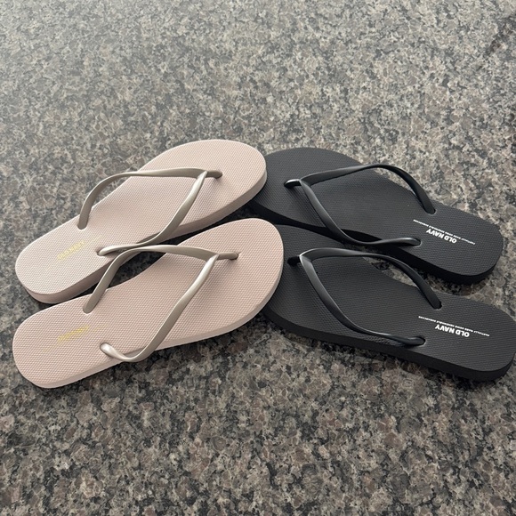 NWOT Women's Sandals - Black and Tan - Picture 2 of 2